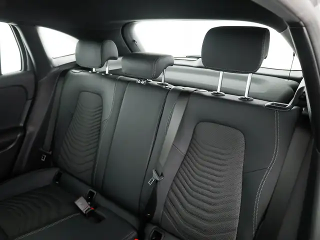 Mercedes-Benz Gla view 14