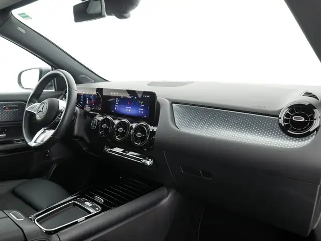 Mercedes-Benz Gla view 10