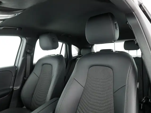 Mercedes-Benz Gla view 13