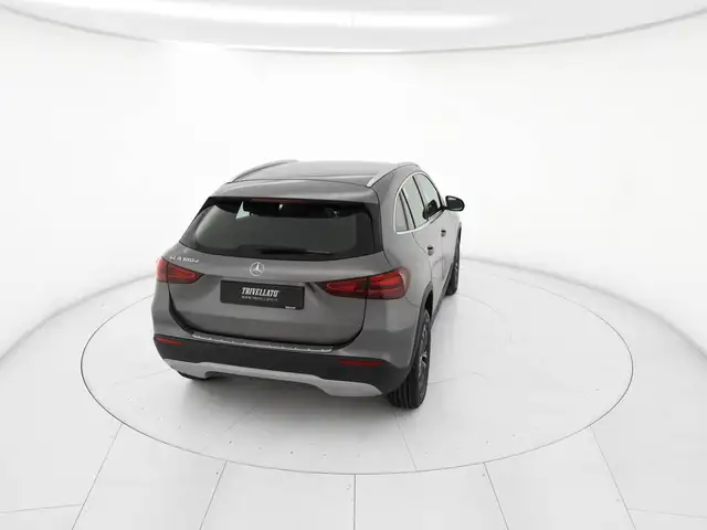 Mercedes-Benz Gla view 6