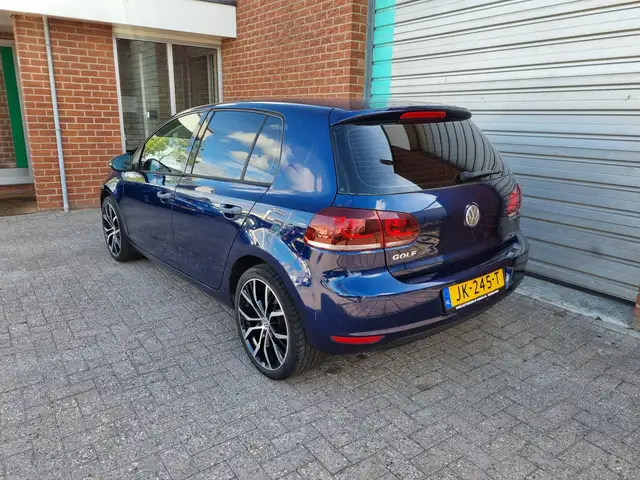 Volkswagen Golf view 6