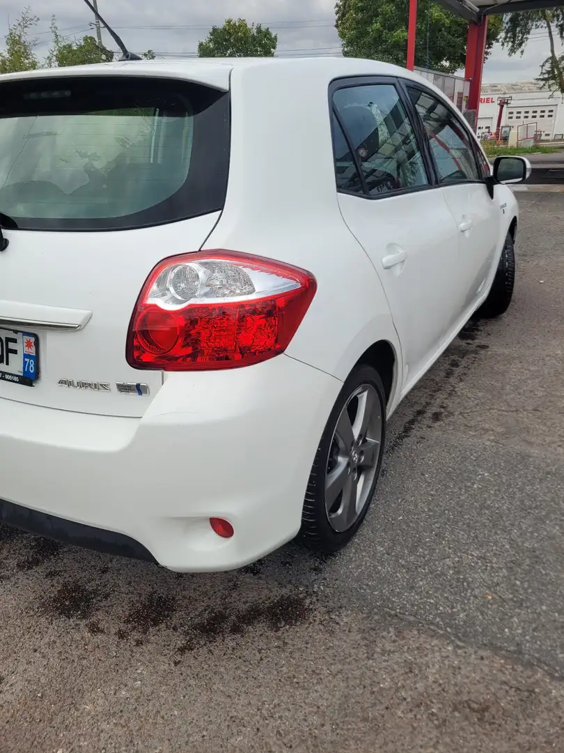Toyota Auris Hybride 136h Dynamic - 1