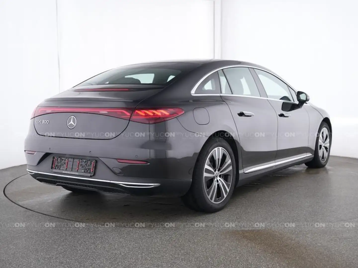 Mercedes-Benz EQE 300 Electric Art Premium + ServiceCare Grau - 2