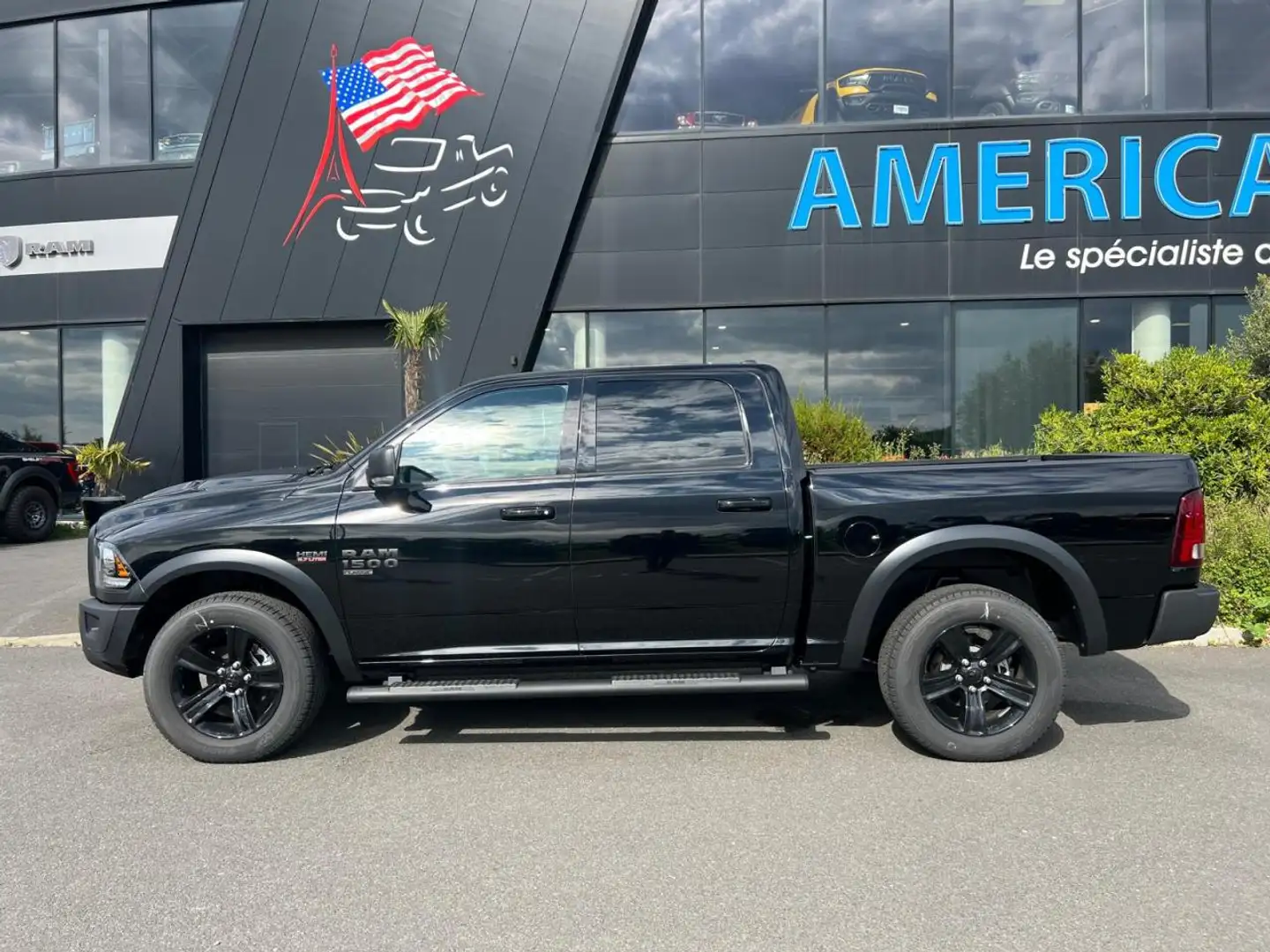 Dodge RAM 1500 Crew Cab SLT WARLOCK Noir - 2