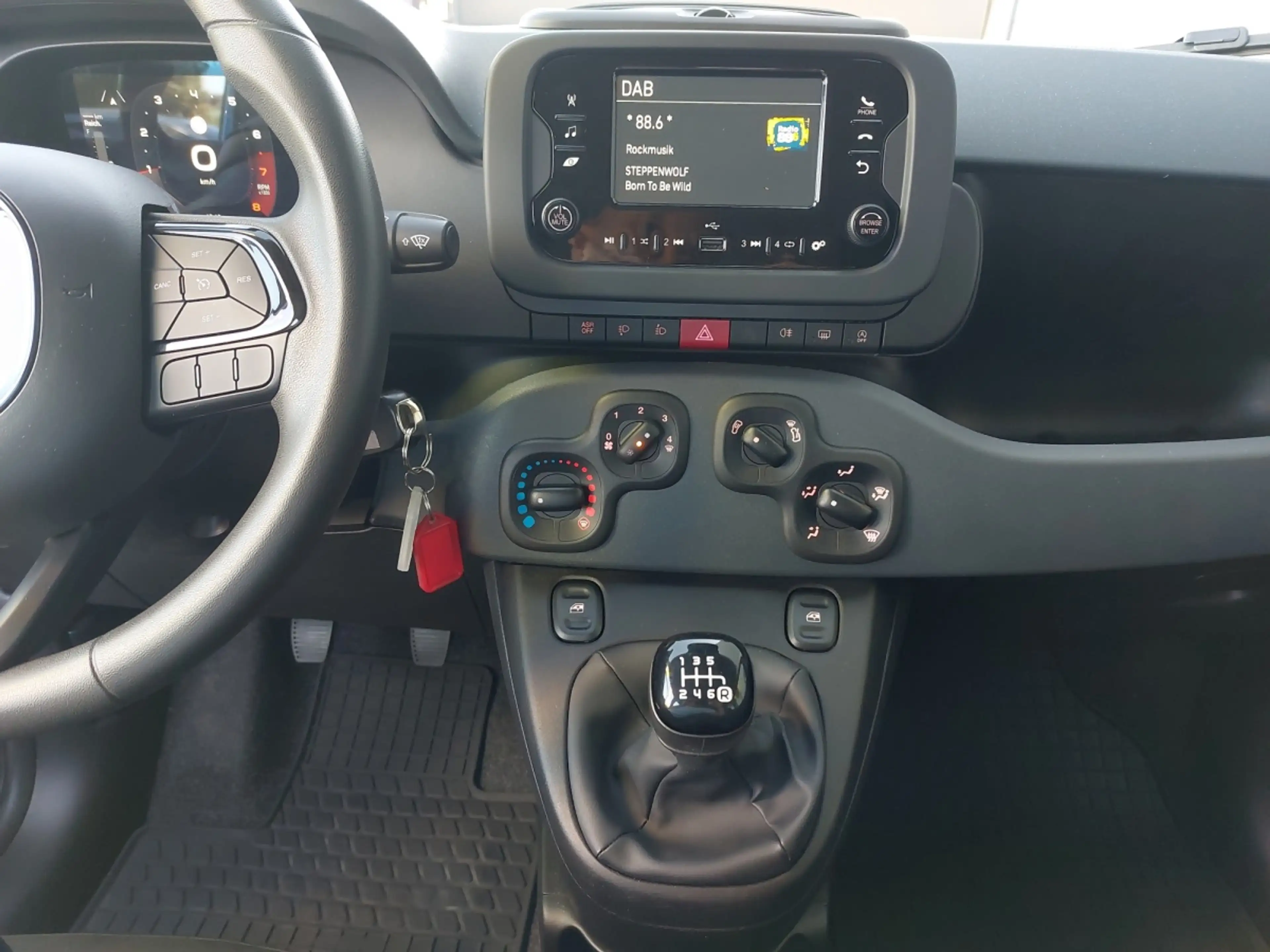Fiat Panda 4x2 FireFly Hybrid 70 — photo 9