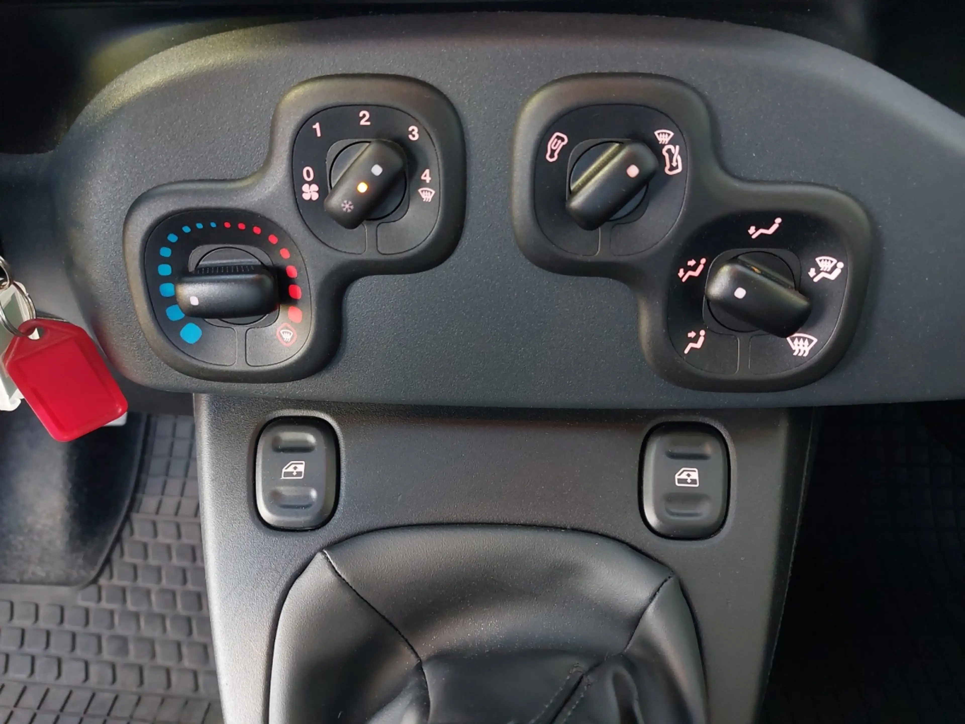 Fiat Panda 4x2 FireFly Hybrid 70 — photo 18