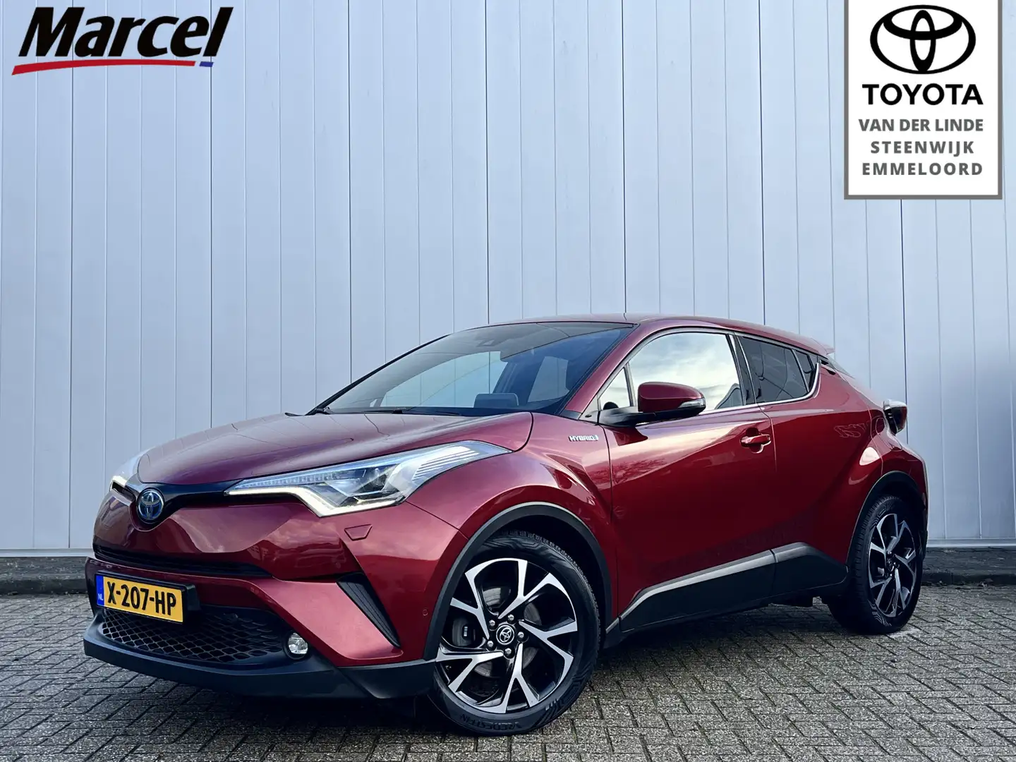 Toyota C-HR 1.8 Hybrid Executive Ultimate Dealer Onderhouden S Rood - 1