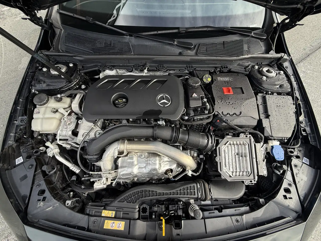 Mercedes-Benz CLA снимка Mercedes-Benz CLA