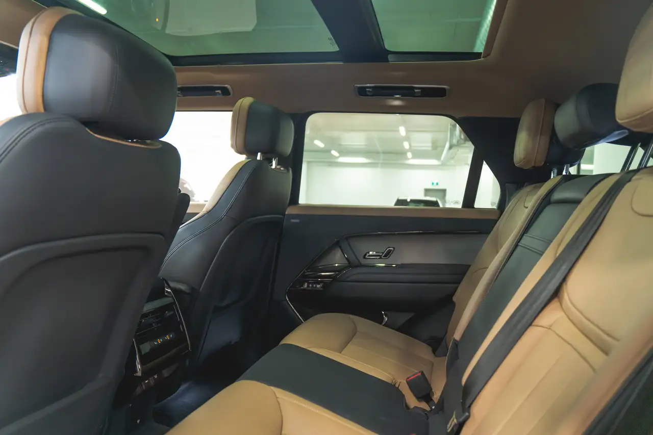Land Rover Range Rover Sport photo Land Rover Range Rover Sport