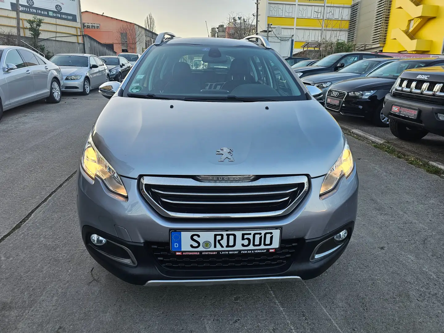 Peugeot 2008 Allure Grau - 2