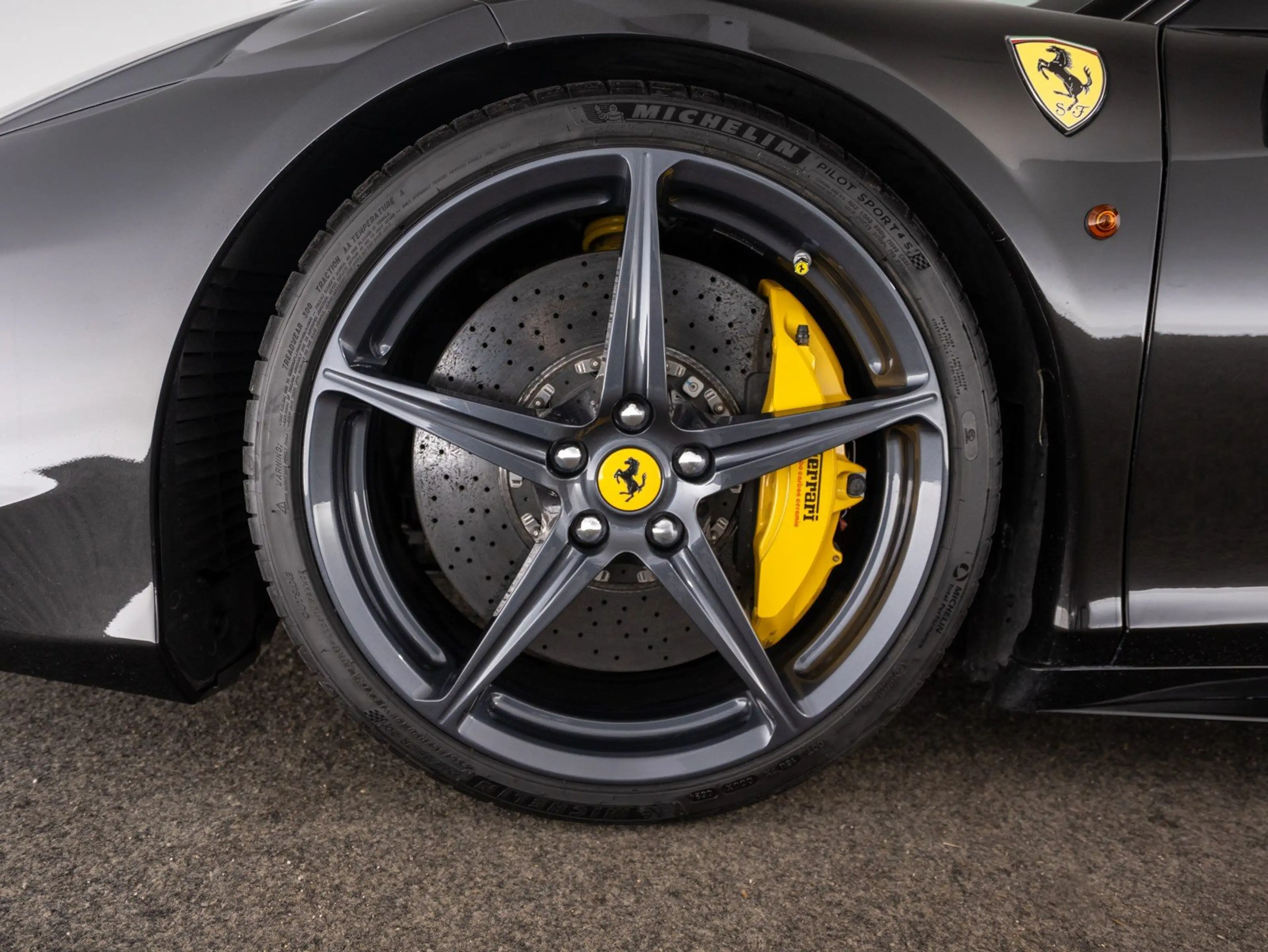 Ferrari 458 Italia — photo 13