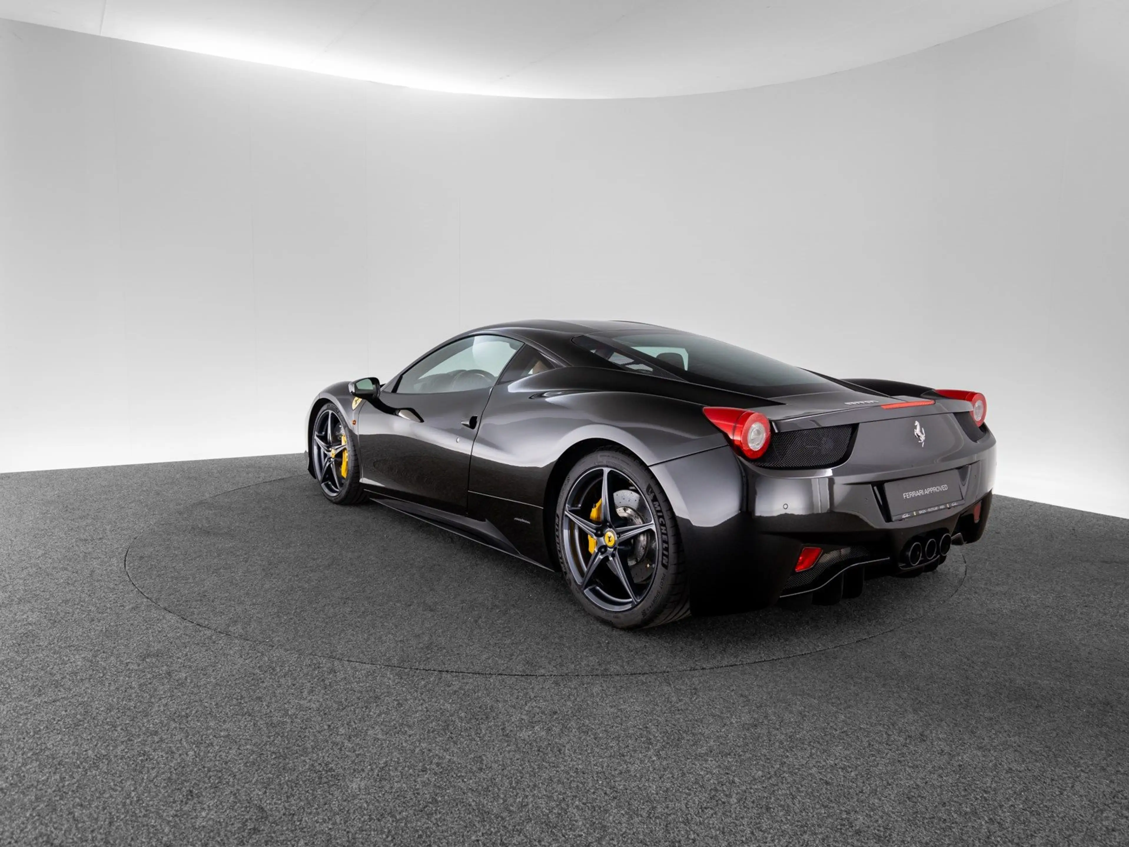 Ferrari 458 Italia — photo 7