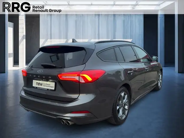 Ford Focus view 5