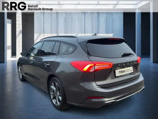 Ford Focus view 4