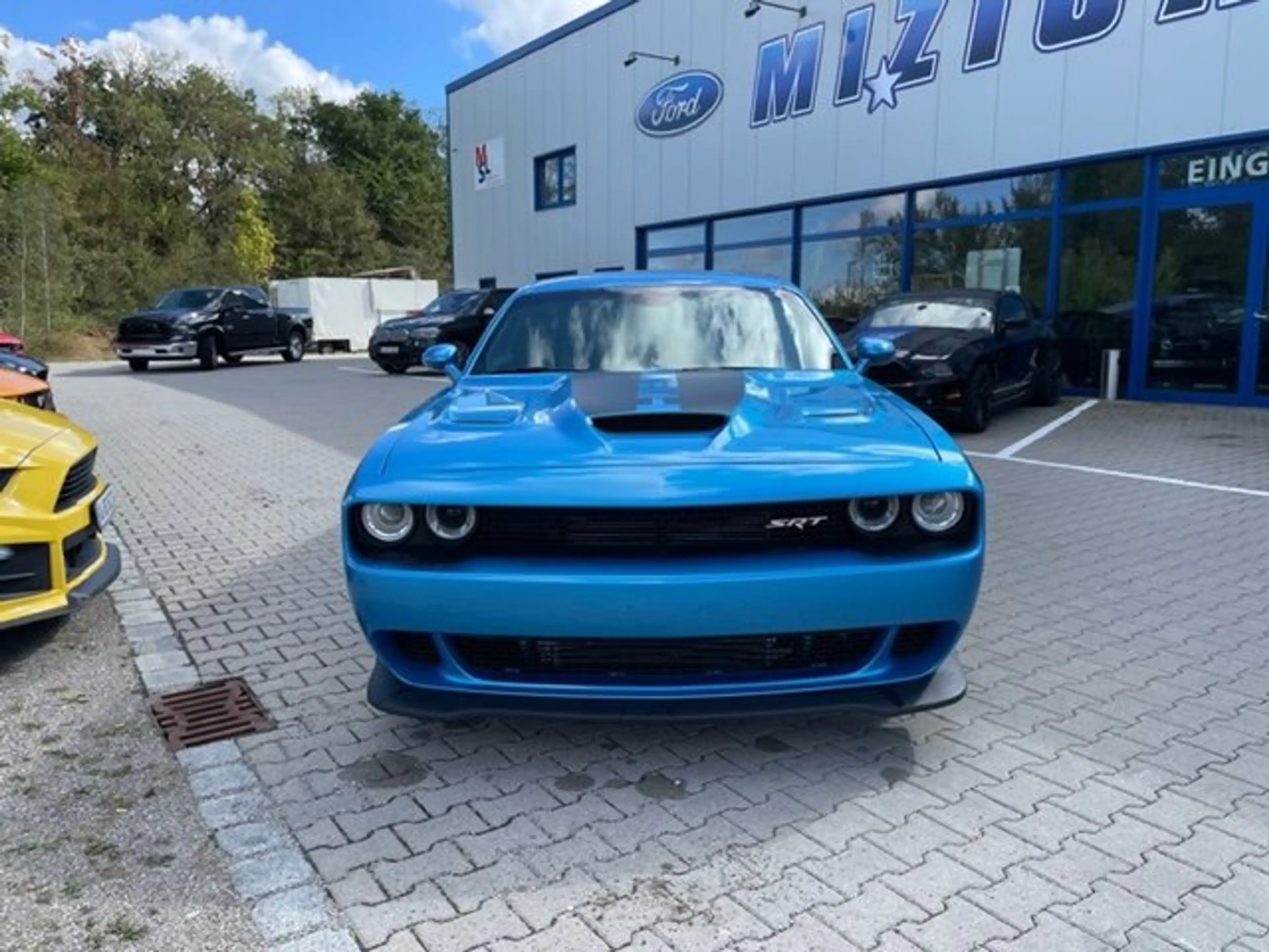 Dodge Challenger 5.7L V8 mit Luxury +SRT Paket Schiebedach — photo 13