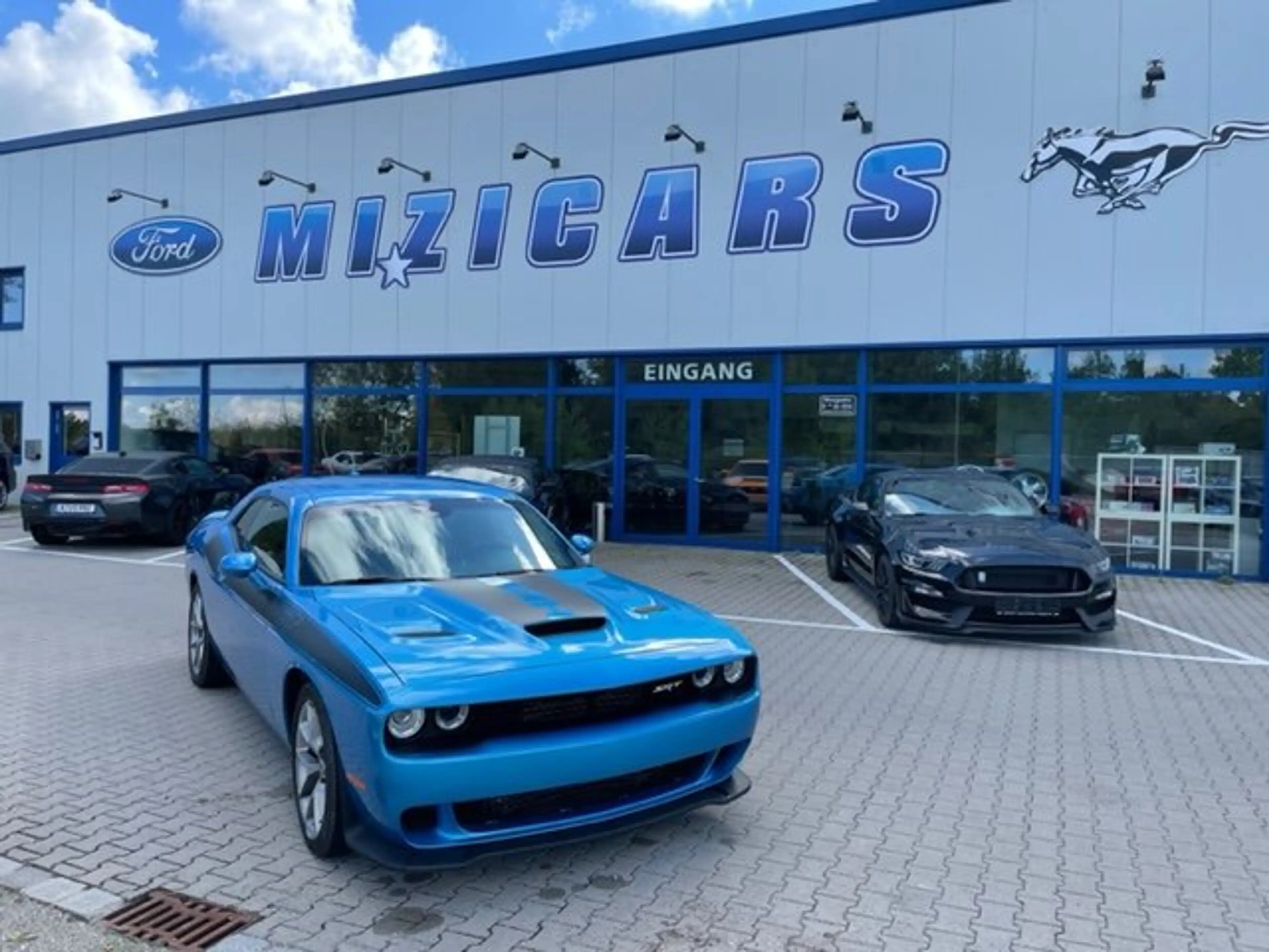 Dodge Challenger 5.7L V8 mit Luxury +SRT Paket Schiebedach — photo 12