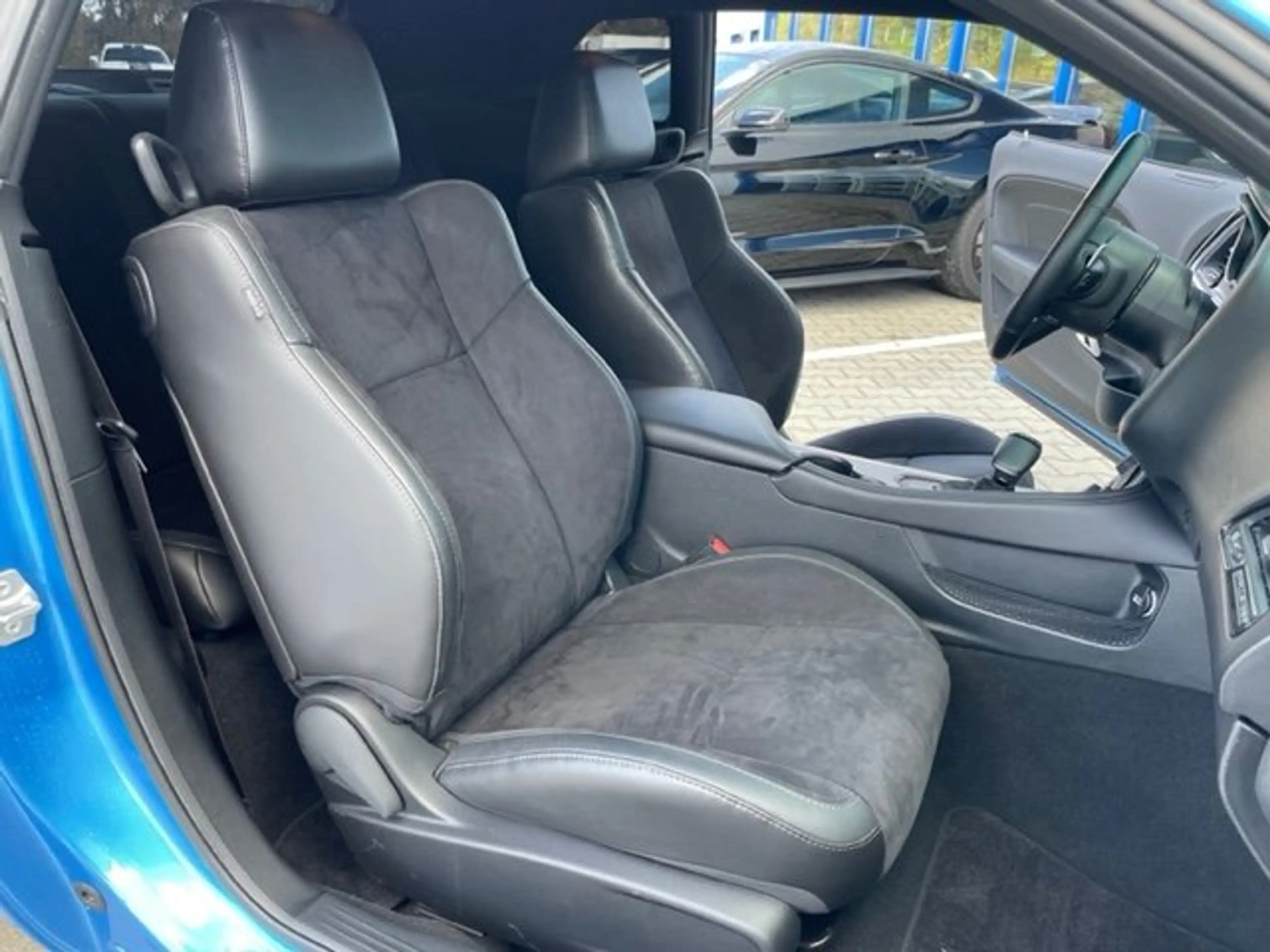 Dodge Challenger 5.7L V8 mit Luxury +SRT Paket Schiebedach — photo 5