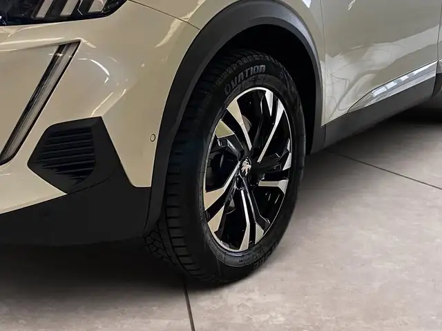 Peugeot 2008 view 15