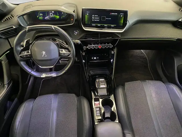 Peugeot 2008 view 6