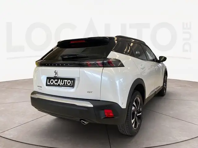 Peugeot 2008 view 4