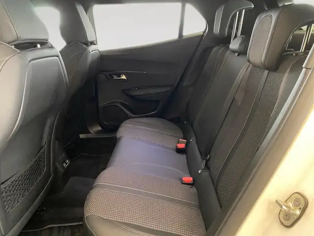 Peugeot 2008 view 8