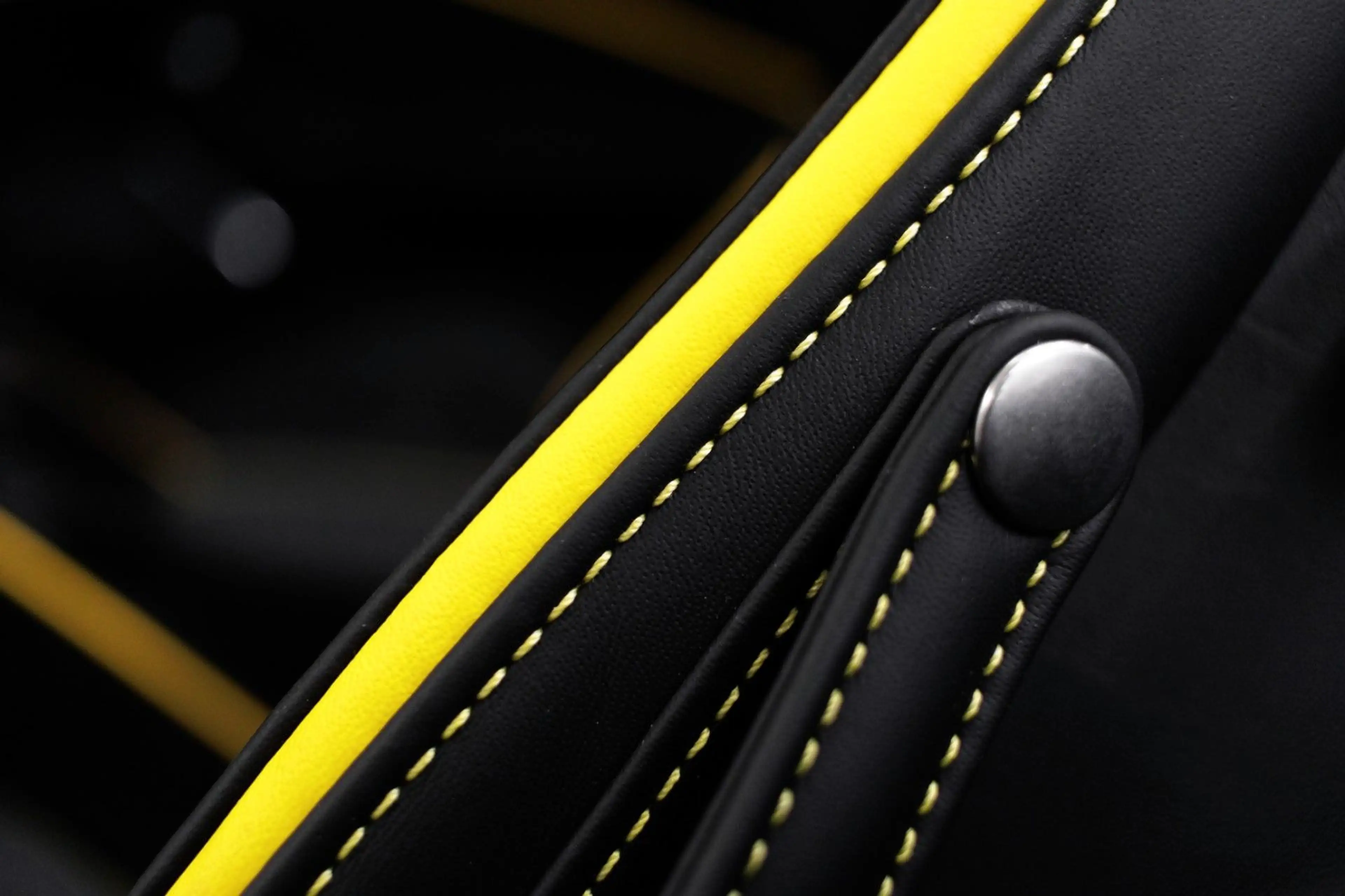 Ferrari Roma Spider/CARBON/DAYTONA/JBL/PASS.DISPLAY/ACC — photo 13