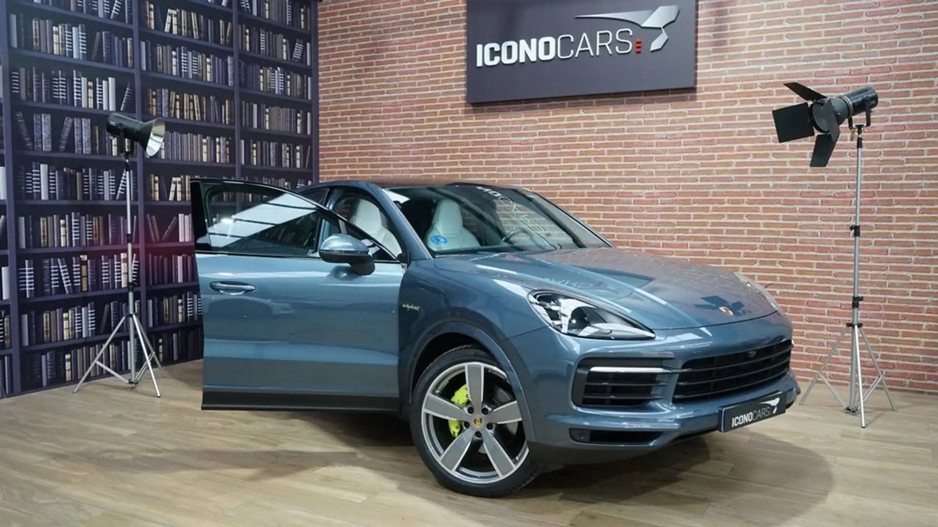 Porsche Cayenne E-Hybrid Blauw - 2