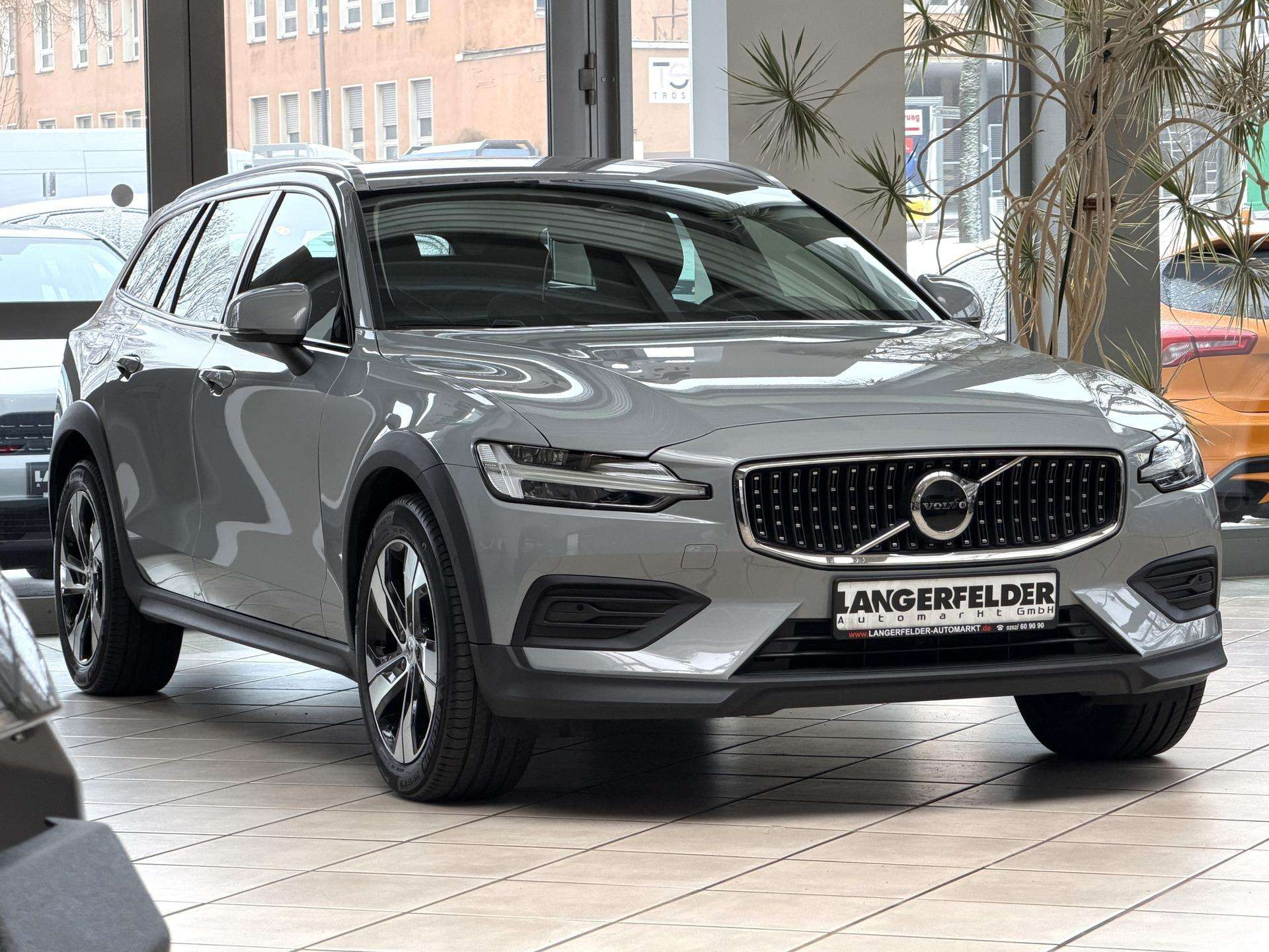Second hand Volvo V60 Cross Country 2.0