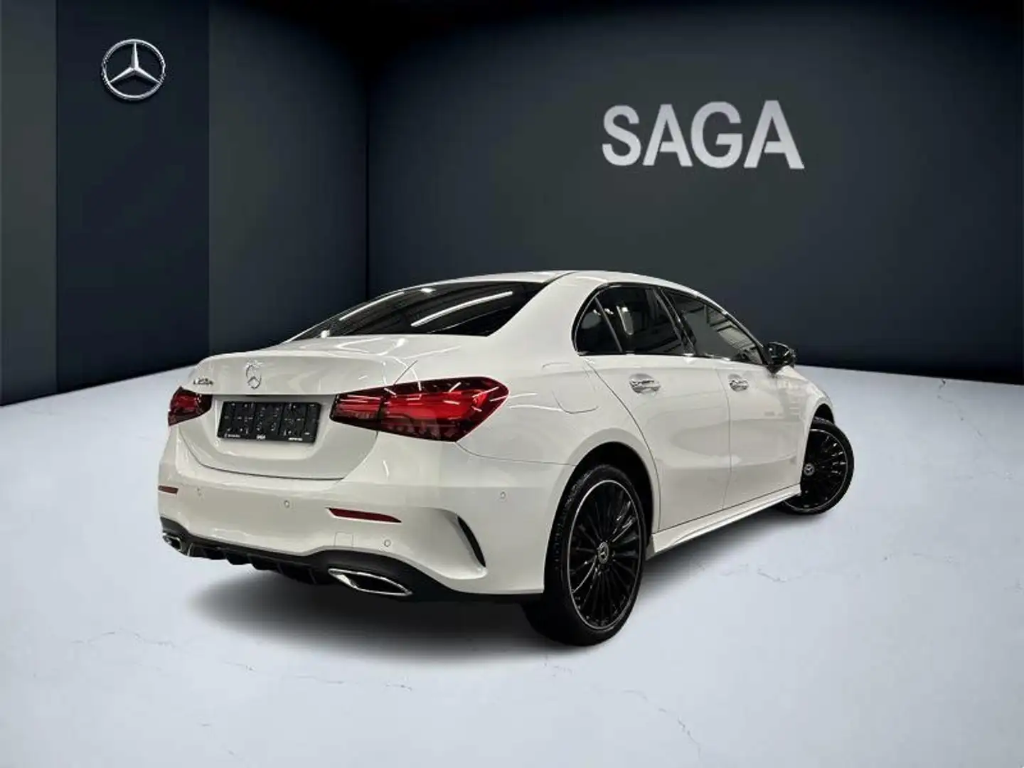 Mercedes-Benz A 250 e Berline AMG Pack Night Bianco - 2