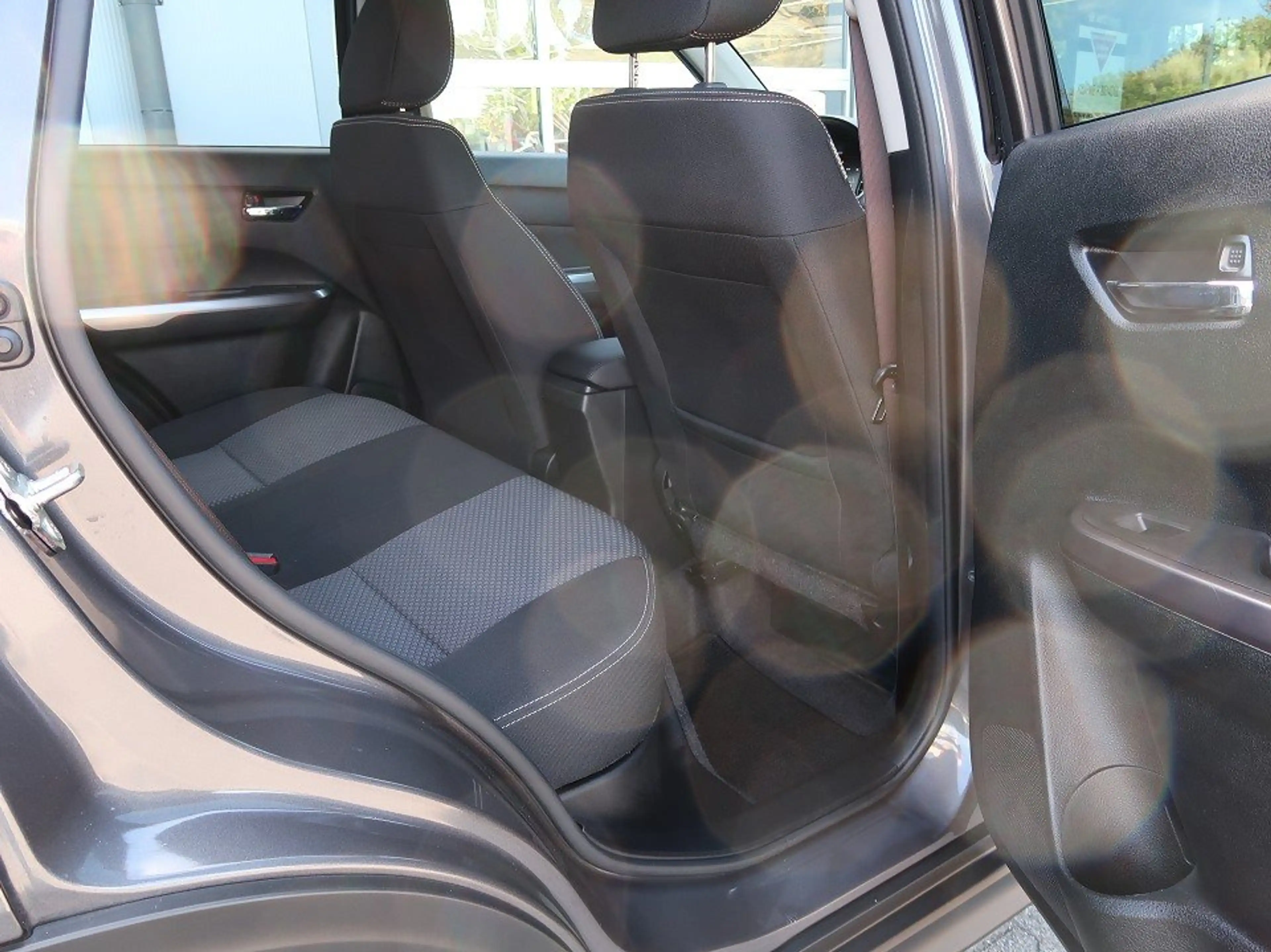Suzuki Vitara *Allwetter*perfekter Zustand* 1.4 Mild-Hybrid Comf — photo 28