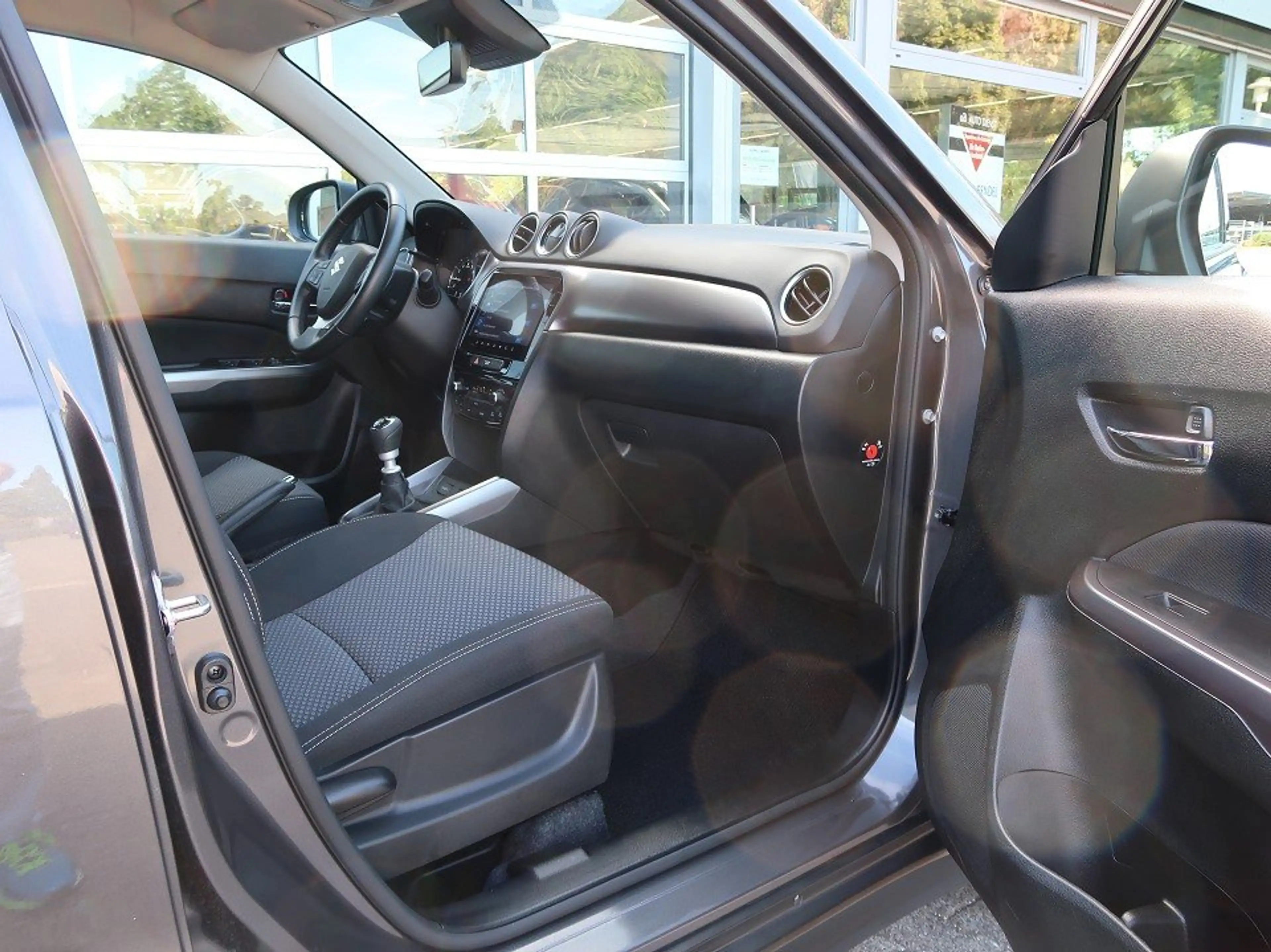 Suzuki Vitara *Allwetter*perfekter Zustand* 1.4 Mild-Hybrid Comf — photo 27