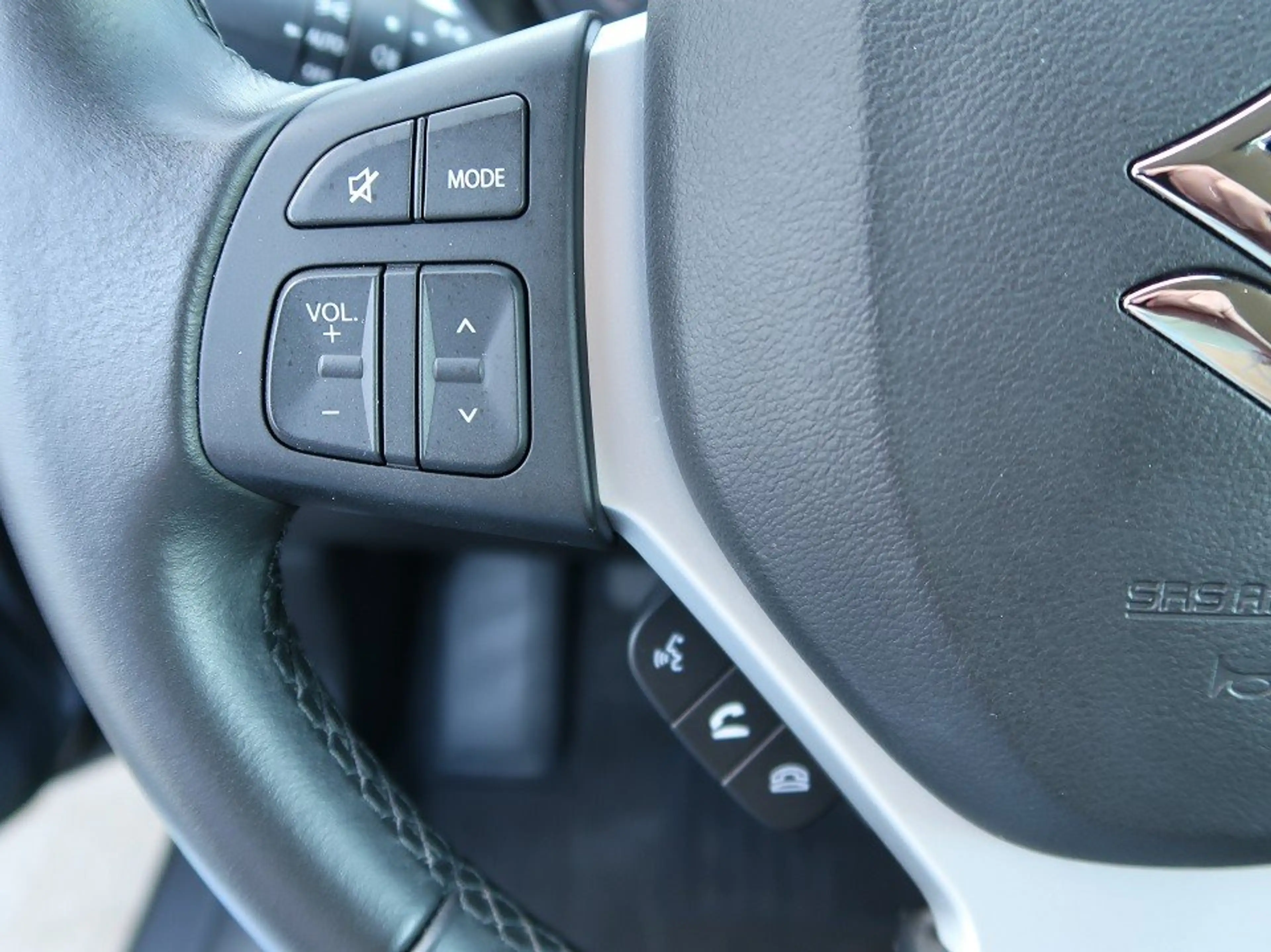 Suzuki Vitara *Allwetter*perfekter Zustand* 1.4 Mild-Hybrid Comf — photo 15
