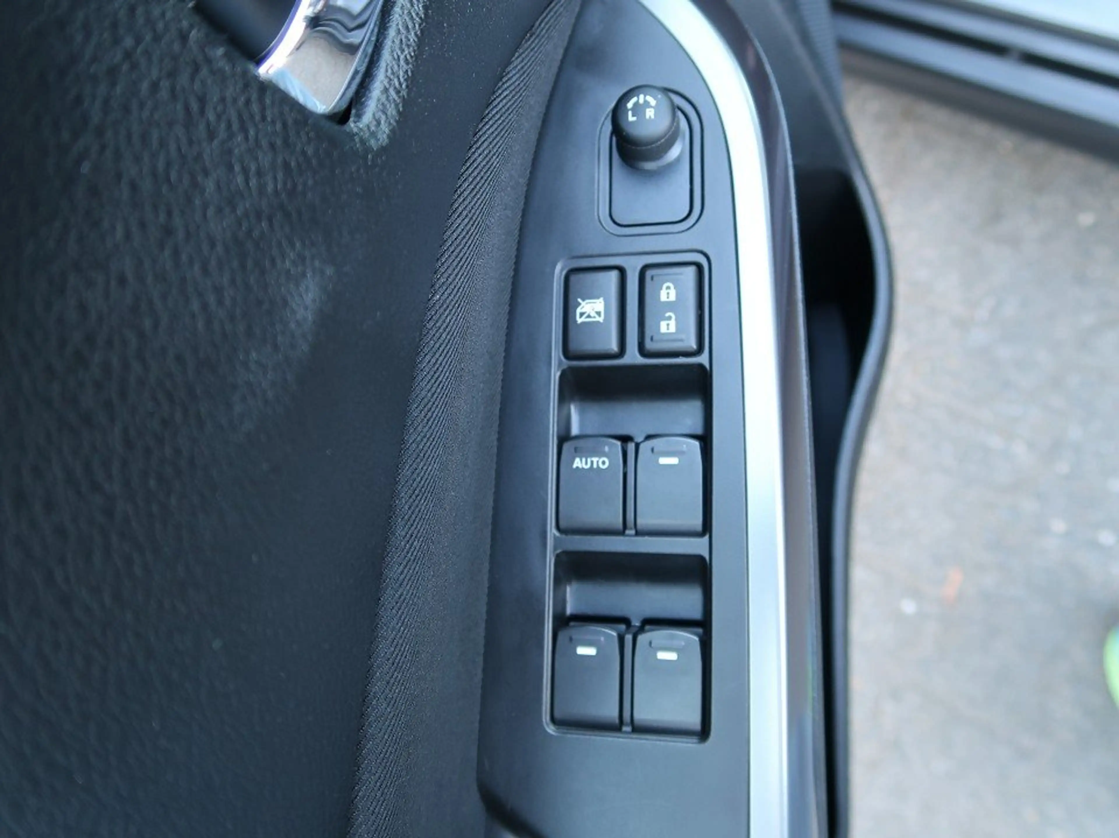 Suzuki Vitara *Allwetter*perfekter Zustand* 1.4 Mild-Hybrid Comf — photo 13