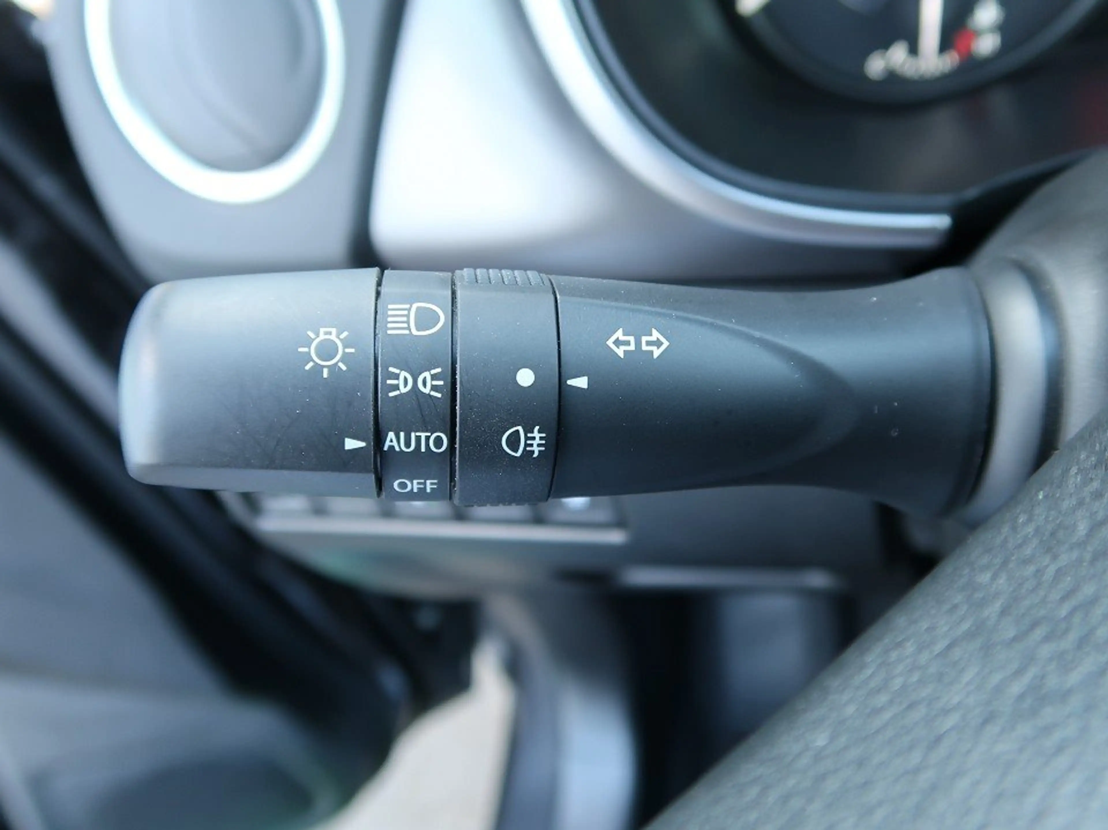 Suzuki Vitara *Allwetter*perfekter Zustand* 1.4 Mild-Hybrid Comf — photo 17