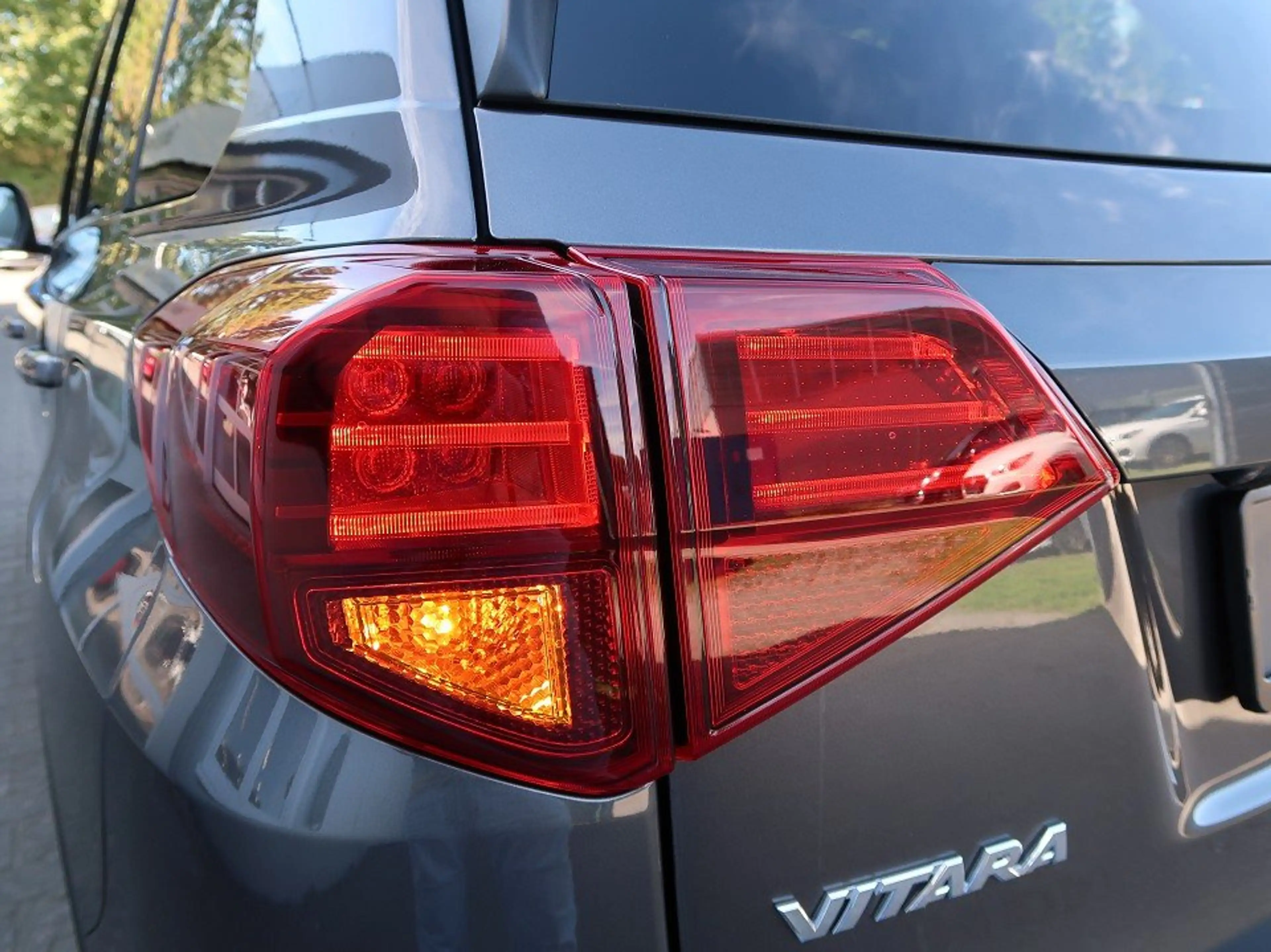 Suzuki Vitara *Allwetter*perfekter Zustand* 1.4 Mild-Hybrid Comf — photo 12