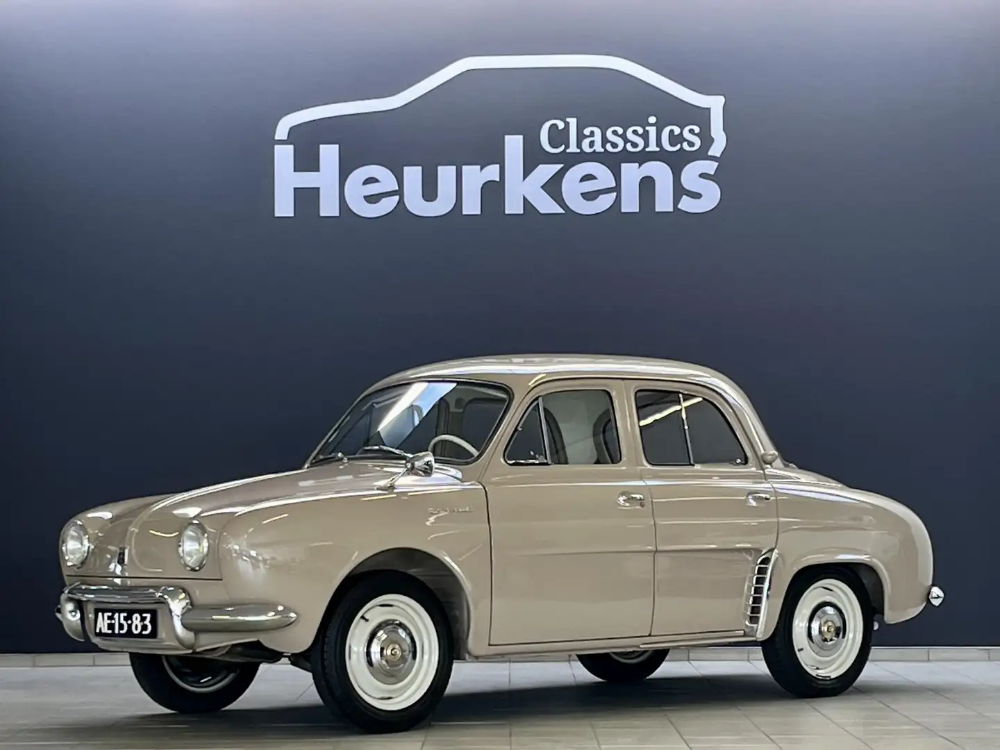 Renault Dauphine Бежевий - 1