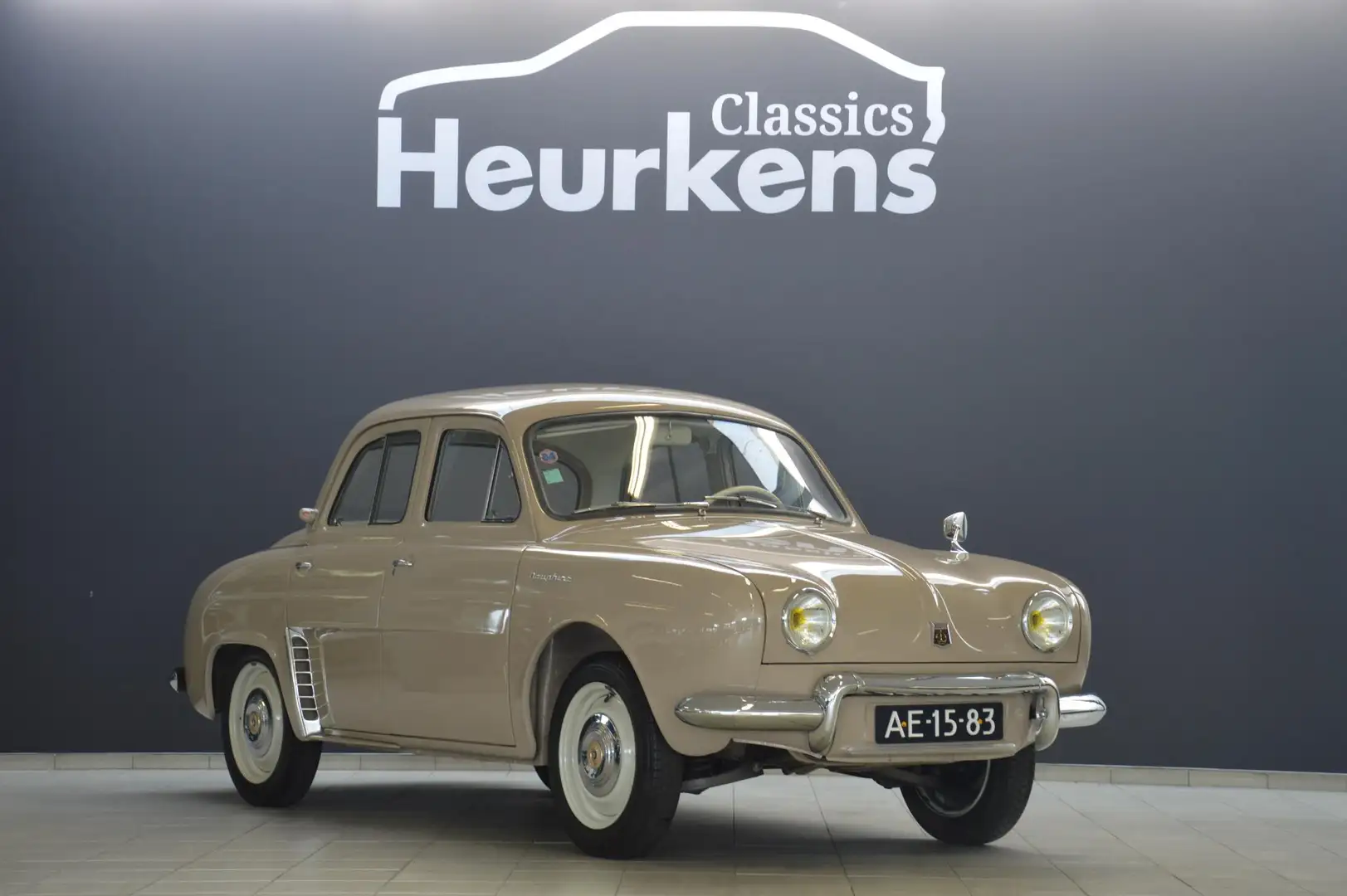 Renault Dauphine Бежевий - 2