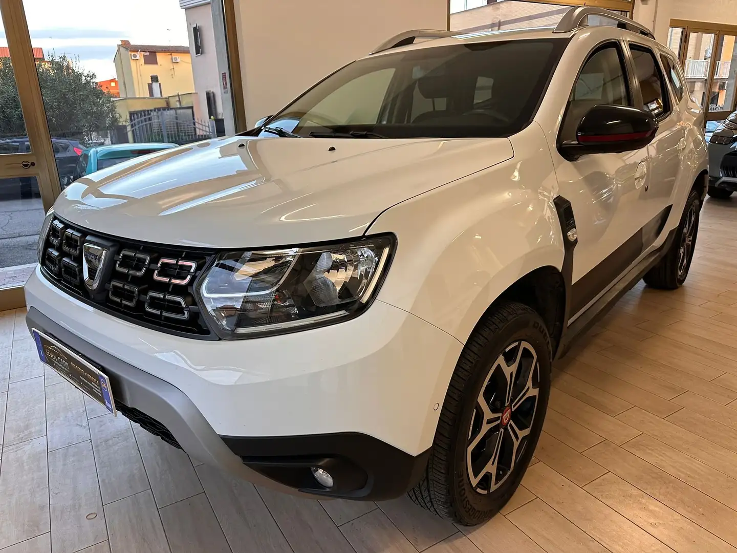 Dacia Duster Duster II 2018 1.5 blue dci Techroad 4x2 115cv Bianco - 2
