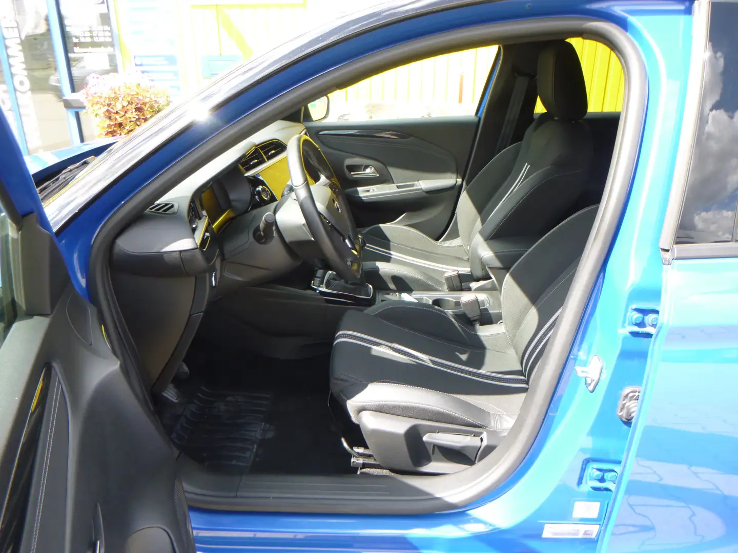 Opel Corsa GS Line; Blau, Dach Schwarz; sauberes Auto; TOP! Blauw - 2