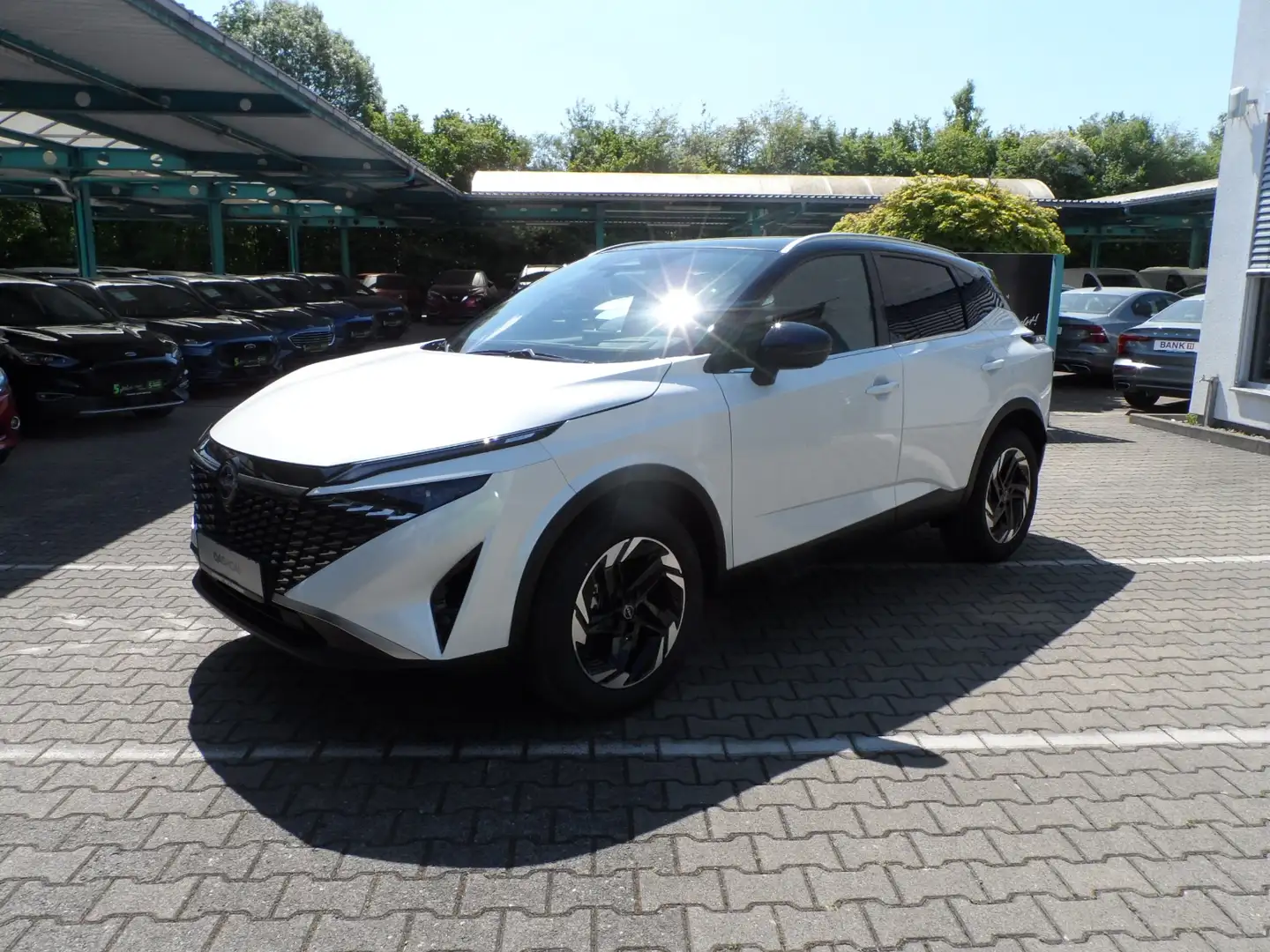 Nissan Qashqai 1.3 DIG-T MHEV N-Connecta 360 FLA HUD Wit - 2