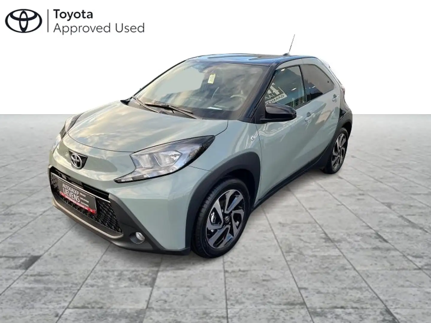 Toyota Aygo X PULSE 1.0 BENZ MT Verde - 1