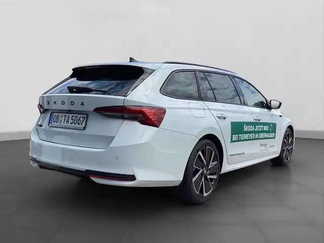 Skoda Octavia view 3