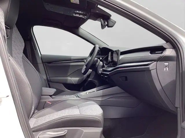 Skoda Octavia view 4