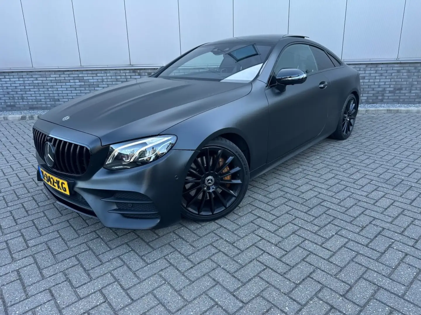 Mercedes-Benz 300 E300 Coupe+Pano dak en Gewrapt Grijs - 1