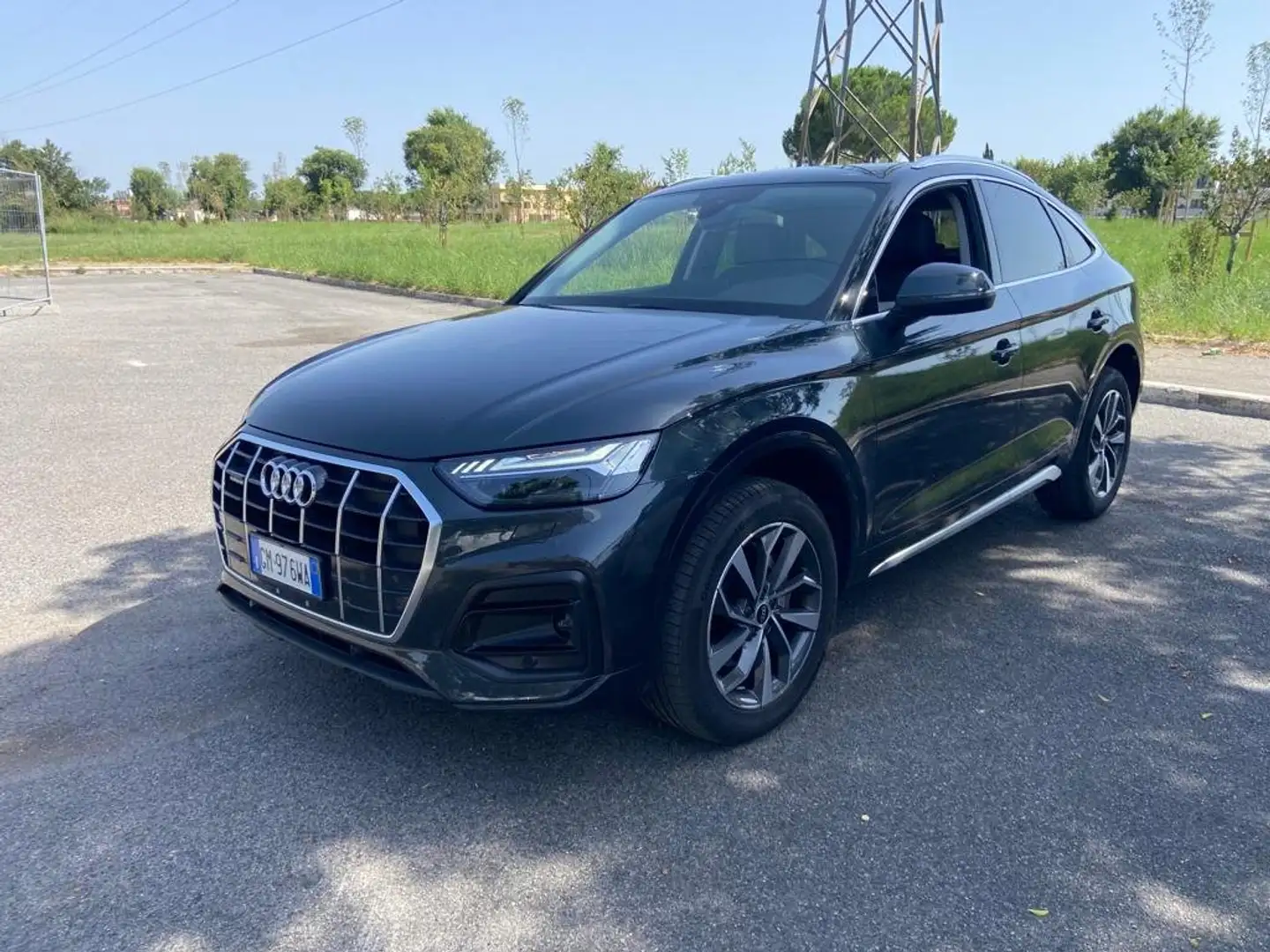 Audi Q5 Sportback 40 2.0 tdi mhev BusinessAdv quattro s-tr Grau - 1