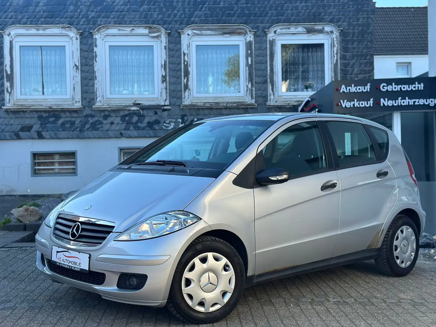 Mercedes-Benz A 170 Classic *NAVI *KLIMA *TÜV NEU Silber - 2