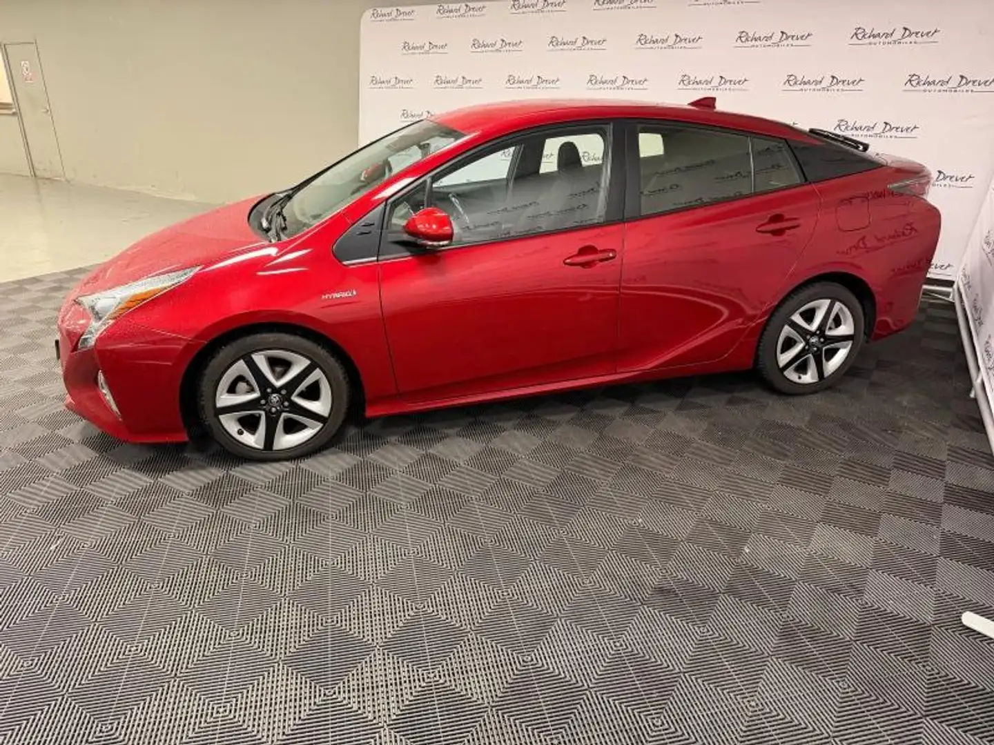 Toyota Prius+ 122h Dynamic Rouge - 2