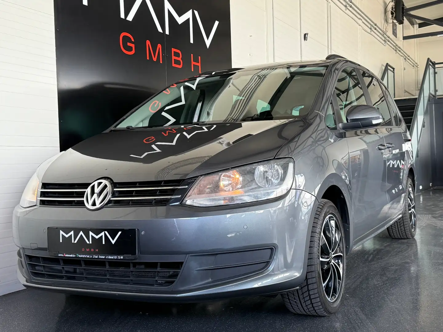 Volkswagen Sharan 2,0 TDI 7-Sitzer Trendline BMT Finanzierung Grijs - 1