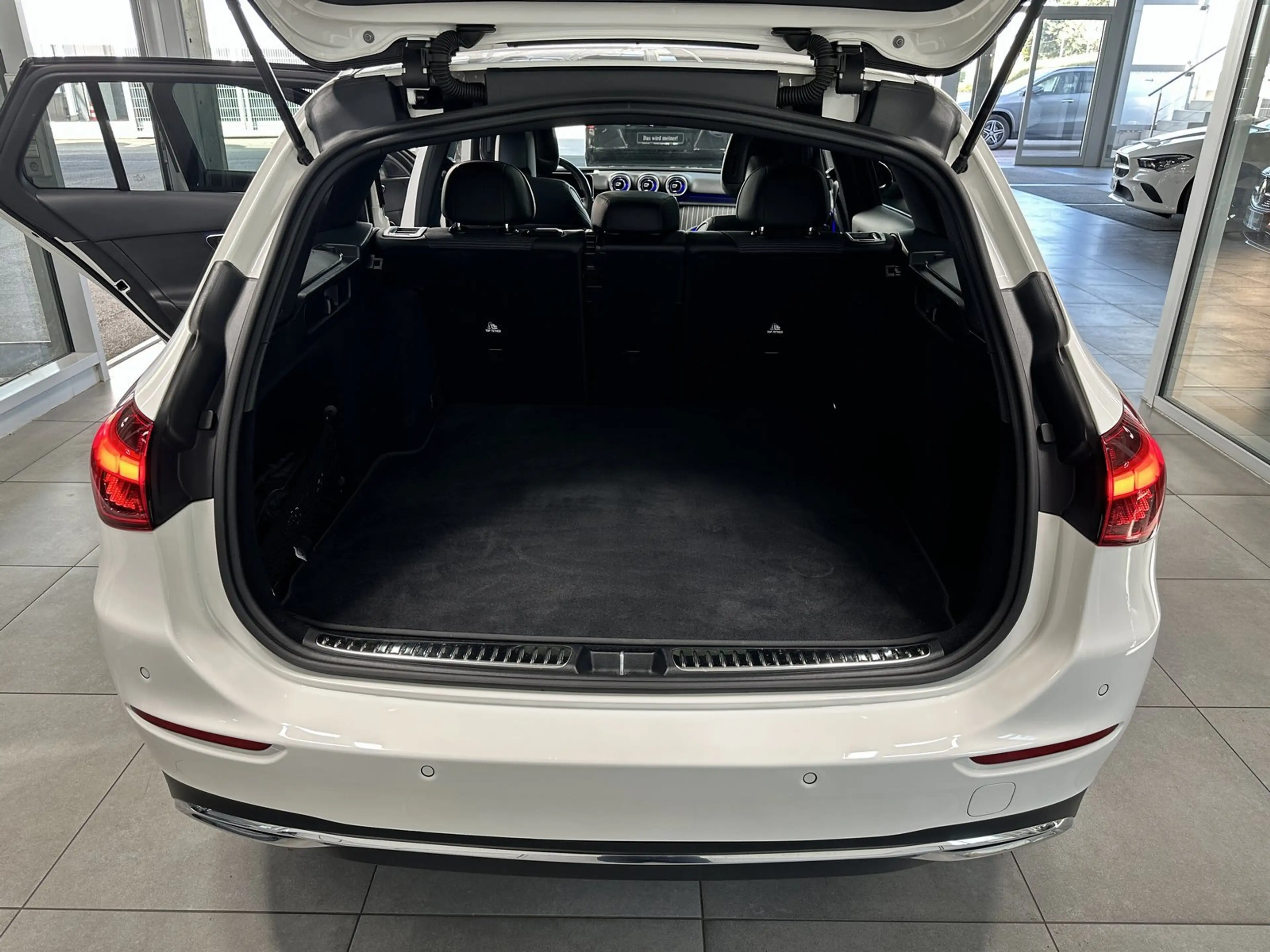 Mercedes-Benz C 220 d T Avantg. DISTRONIC DIG.LIGHT+PANO+MEMORY — photo 12