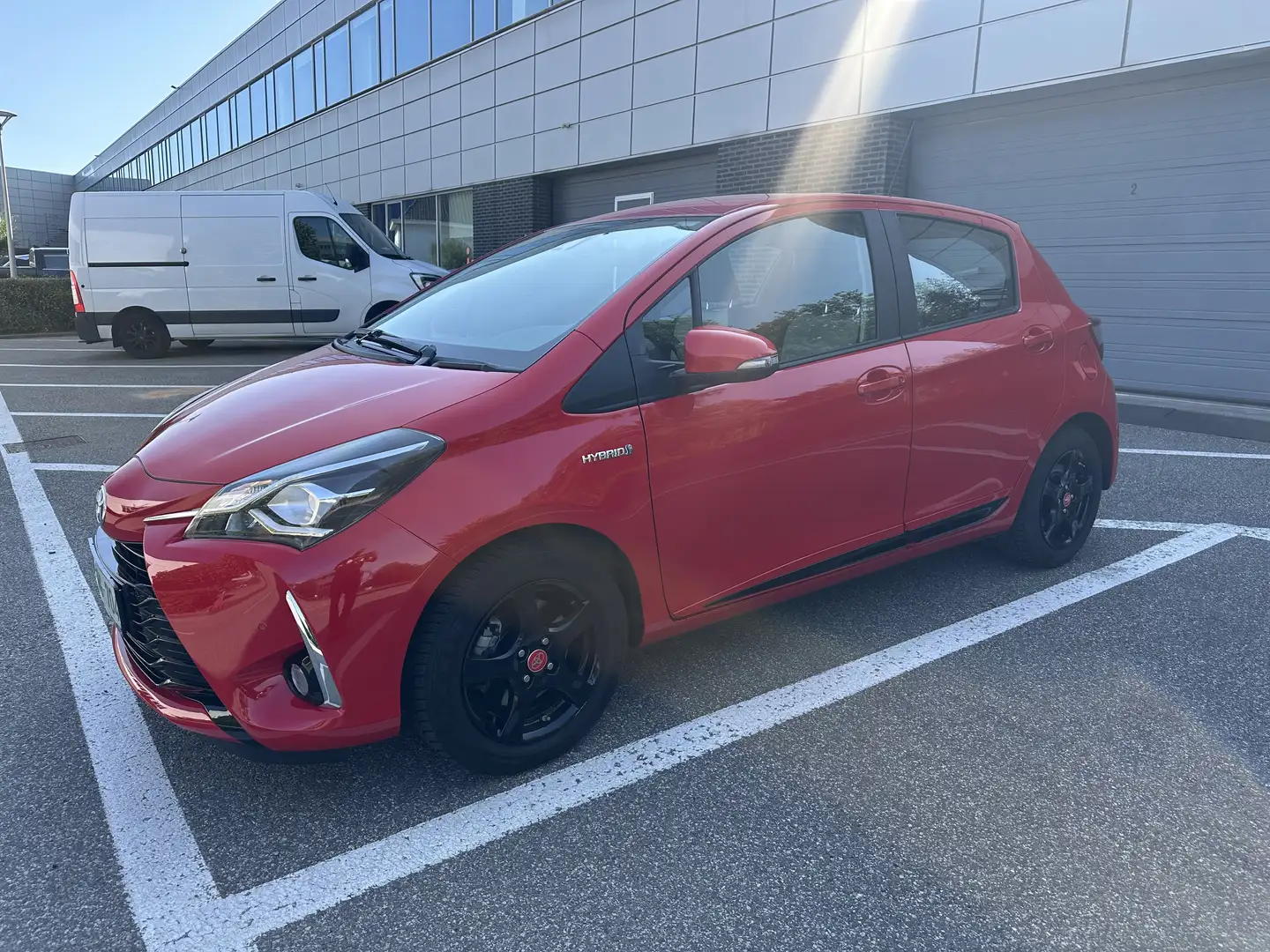 Toyota Yaris 1.5i VVT-i Hybrid C. and pack Two-Tone E - 1